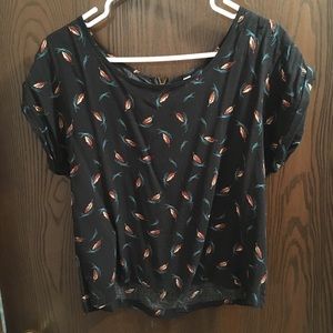 Cute feather print top
